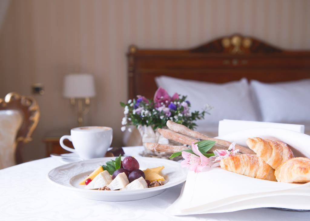 Optima Collection Podil Plaza Hotel Kijev Kültér fotó