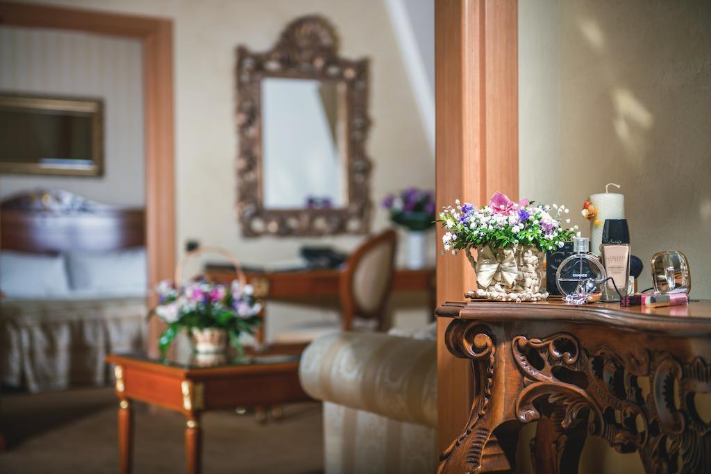 Optima Collection Podil Plaza Hotel Kijev Kültér fotó
